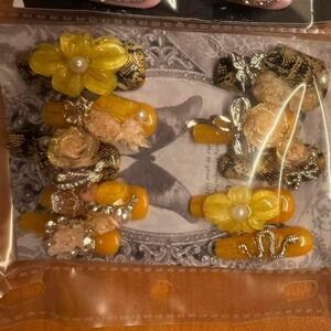 Golden Bloom Nail Set‎ – Vintage Floral Elegance